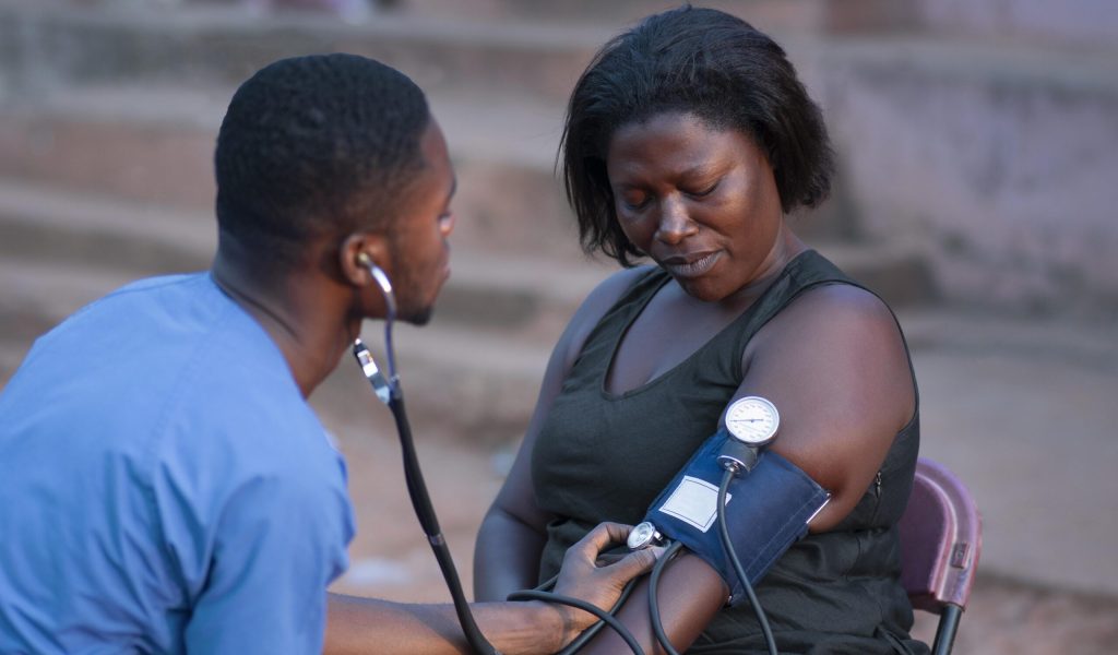 africa-humanitarian-aid-doctor-taking-care-patient